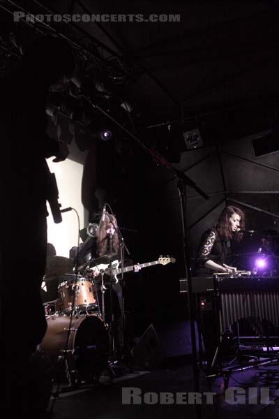 CAT'S EYES - 2011-03-22 - PARIS - Nouveau Casino - 